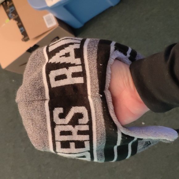 New Era Las Vegas Raiders Winter hat - Picture 2 of 4